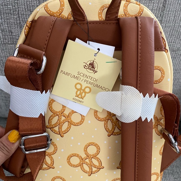 north face backpack for women The Women's Borealis Backpack, Gardenia Wht/Blk-NPF, OS | Everyday Travel Bag, Laptop Sleeve, Reflective Details LOUIS VUITTON (RARE) Luggage Hold books and lunch PRV-FR-B LIGHT BACKPACK Color:New Olive Yarn Dye